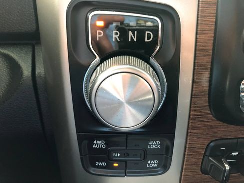 Used 2017 RAM 1500 Laramie w/ Convenience Group AWD/4WD image 29