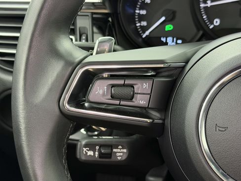 Certified 2026 Porsche Macan AWD/4WD image 43
