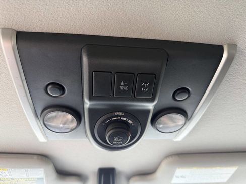 Used 2013 Toyota FJ Cruiser 4WD w/ Convenience Pkg image 33