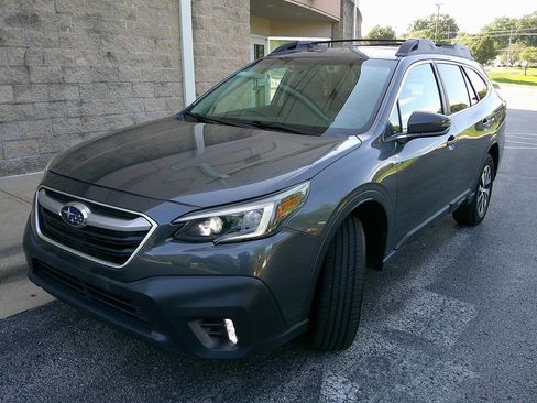 Used 2022 Subaru Outback Premium AWD/4WD image 2