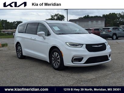 Used 2022 Chrysler Pacifica Touring-L