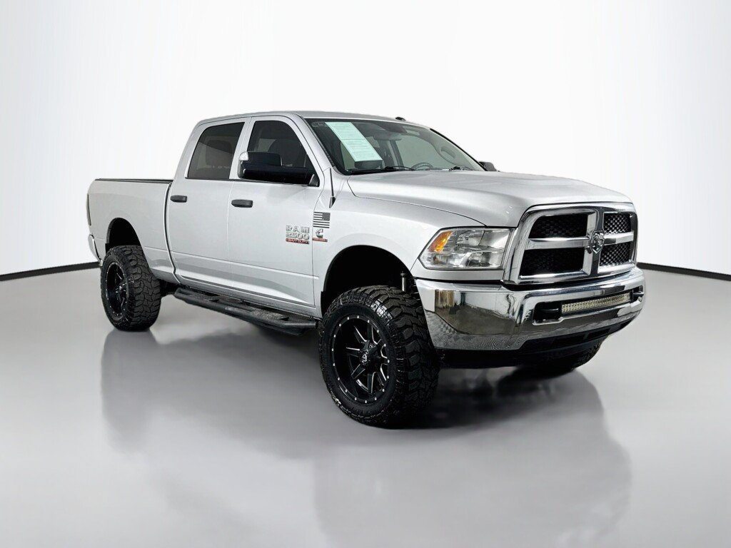 Used 2017 RAM 2500 Tradesman w/ Chrome Appearance Group AWD/4WD image 7
