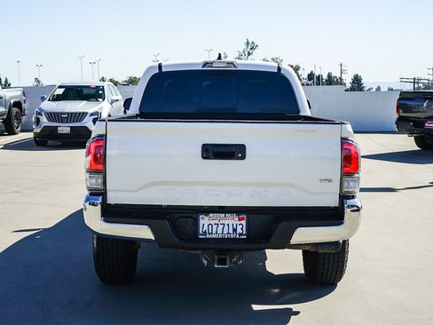 Certified 2023 Toyota Tacoma TRD Off-Road image 3