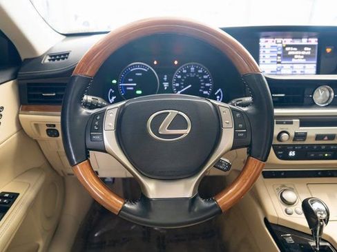 Used 2013 Lexus ES 300h w/ Premium Pkg image 14