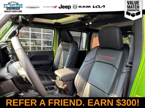 Used 2025 Jeep Wrangler Unlimited Rubicon image 16