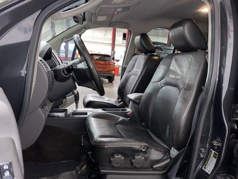 Used 2012 Nissan Xterra PRO-4X w/ Pro-4x Leather Pkg image 10