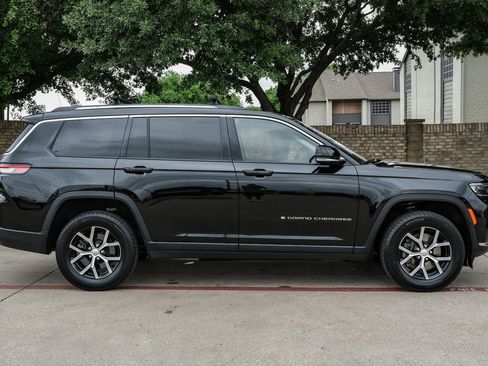 Used 2023 Jeep Grand Cherokee L Limited image 15