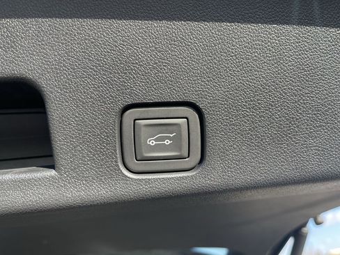 Used 2025 Chevrolet Traverse High Country w/ LPO, Floor Liner Package image 16