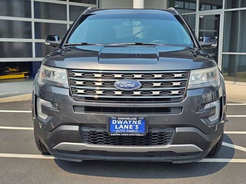 Used 2017 Ford Explorer XLT FWD image 8