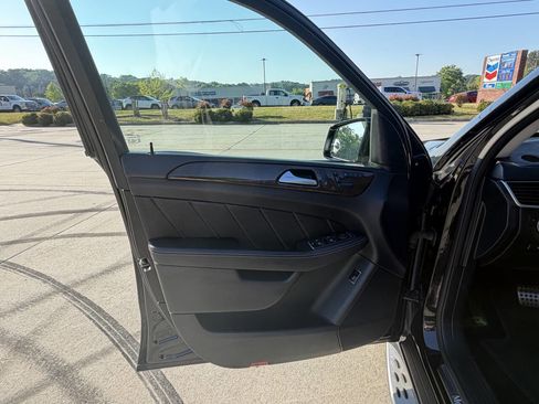 Used 2015 Mercedes-Benz GL 450 4MATIC image 22