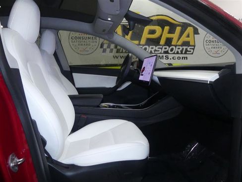 Used 2020 Tesla Model Y Long Range image 2