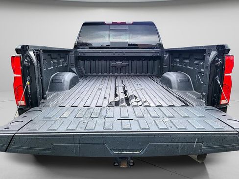 Used 2024 Chevrolet Silverado 3500 LTZ w/ LTZ Convenience Package AWD/4WD image 9