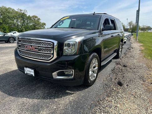 Used 2019 GMC Yukon XL SLT w/ Open Road Package AWD/4WD image 3