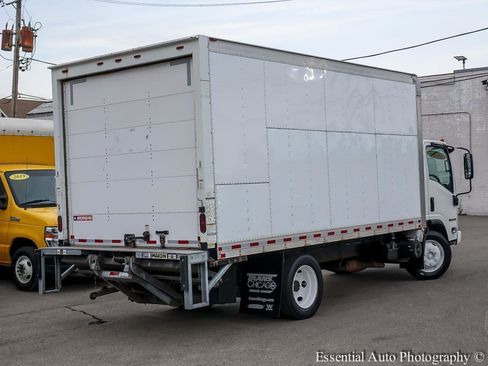 Used 2018 Isuzu NPR RWD image 6