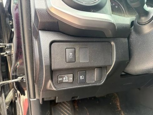Used 2020 Toyota Tacoma SR5 w/ SR5 Appearance Package (SM) RWD image 12