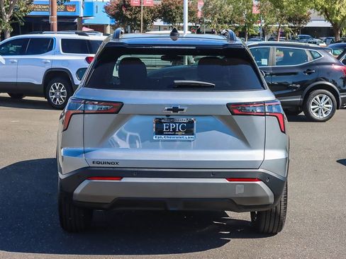 New 2026 Chevrolet Equinox LT w/ Convenience Package II image 3