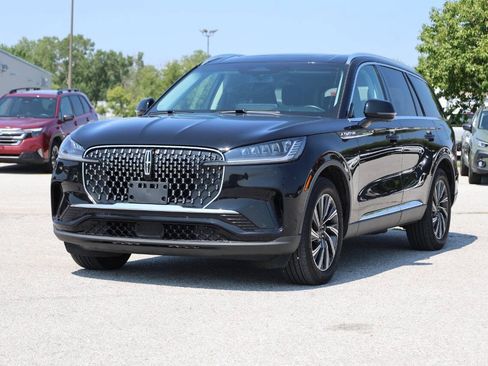 Used 2025 Lincoln Aviator AWD image 6