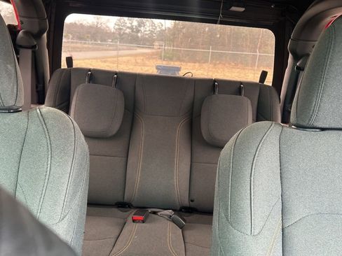 Used 2024 Jeep Wrangler Sport S image 19