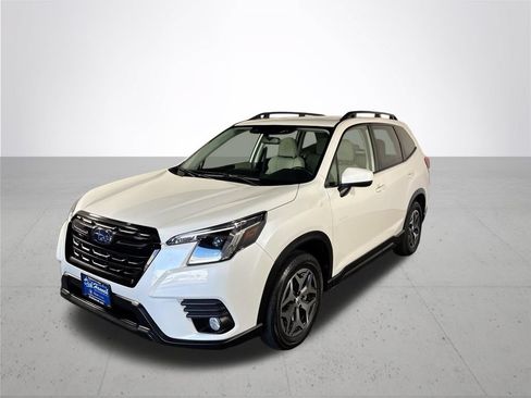 Used 2023 Subaru Forester Premium AWD/4WD image 2