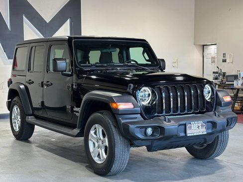 Used 2020 Jeep Wrangler Unlimited Sport S AWD/4WD image 2