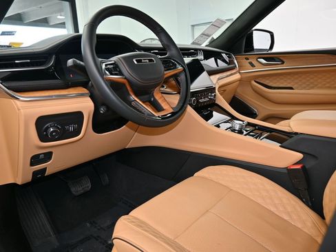 New 2025 Jeep Grand Cherokee L Summit image 15