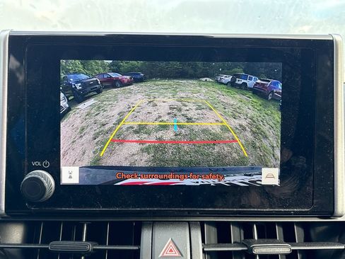 Used 2024 Toyota RAV4 XLE AWD/4WD image 3