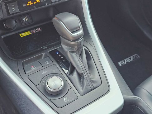 Used 2023 Toyota RAV4 XSE AWD/4WD image 31