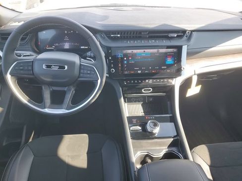 New 2026 Jeep Grand Cherokee Altitude AWD/4WD image 13