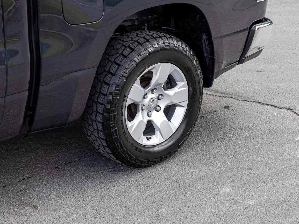 Used 2019 RAM 1500 Big Horn AWD/4WD image 10