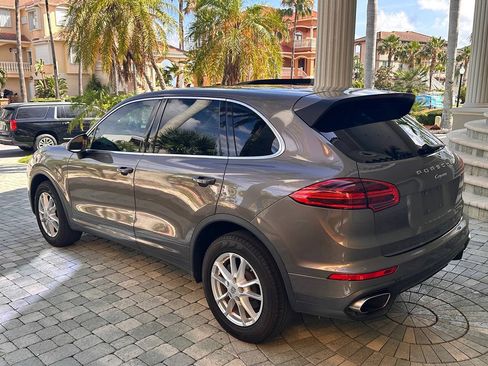 Used 2015 Porsche Cayenne Diesel AWD/4WD image 29