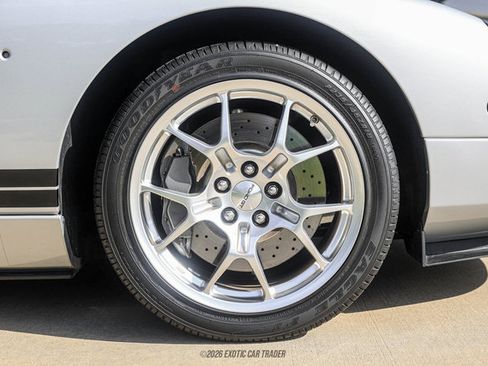 Used 2005 Ford GT RWD image 50
