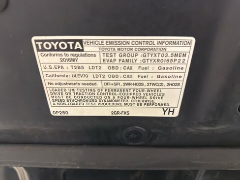 Used 2016 Toyota Tacoma Limited image 32