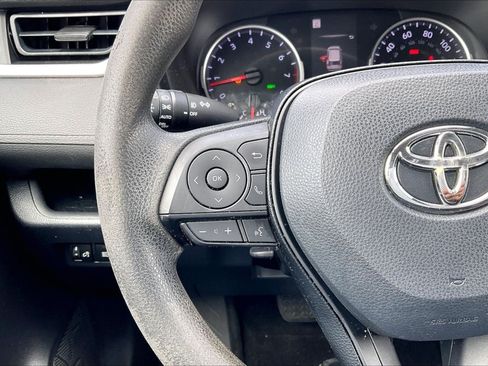 Used 2020 Toyota RAV4 XLE w/ All Weather Liner Package FWD image 18