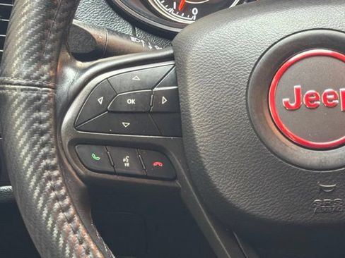 Used 2020 Jeep Cherokee Trailhawk AWD/4WD image 20