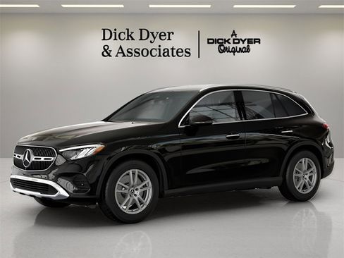 Used 2025 Mercedes-Benz GLC 300 image 27