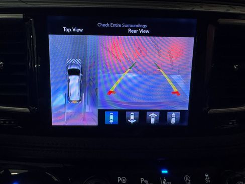 Used 2017 Chrysler Pacifica Limited FWD image 37