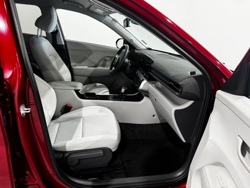 Used 2025 Hyundai Kona SEL FWD image 22