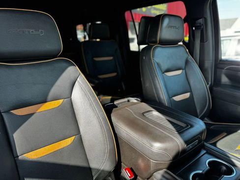 Used 2021 GMC Yukon XL AT4 w/ AT4 Premium Plus Package AWD/4WD image 17