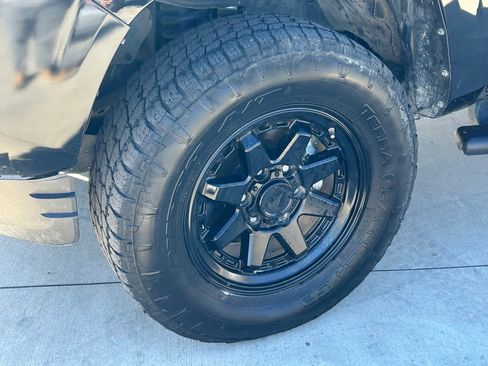 Used 2023 Toyota Tacoma SR AWD/4WD image 9
