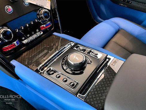 New 2026 Rolls-Royce Cullinan Black Badge image 8