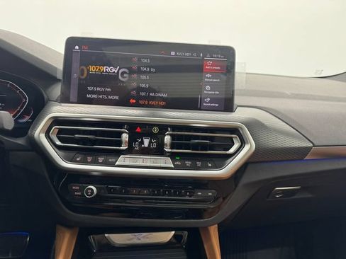 Used 2024 BMW X4 xDrive30i w/ Premium Package AWD/4WD image 4