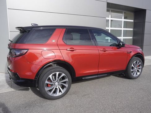 Used 2025 Land Rover Discovery Sport Dynamic SE image 4