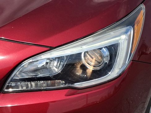 Used 2017 Subaru Outback 2.5i Premium AWD/4WD image 10