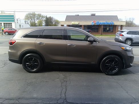 Used 2019 Kia Sorento AWD image 6