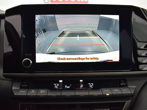 Used 2025 Toyota Camry SE image 16