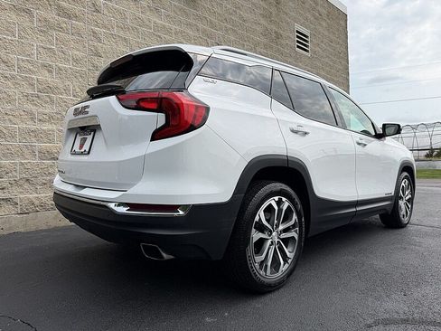 Used 2019 GMC Terrain SLT w/ Preferred Package FWD image 3