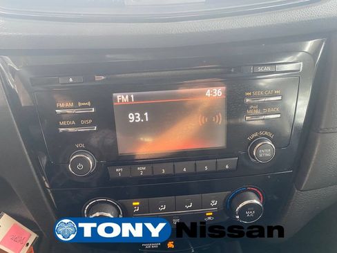 Used 2017 Nissan Rogue S w/ S Appearance Package FWD image 34