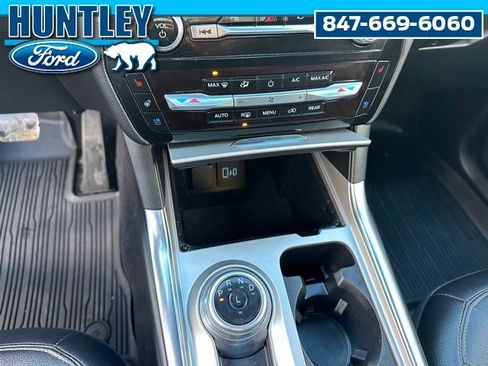 Used 2023 Ford Explorer Limited AWD/4WD image 25