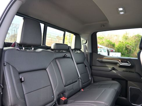 Used 2022 Chevrolet Silverado 1500 LT Trail Boss w/ LT Trail Boss Premium Package image 14