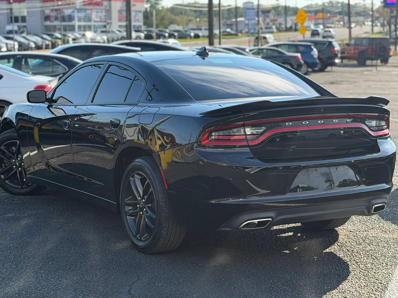Used 2019 Dodge Charger SXT w/ Blacktop Package AWD/4WD image 3